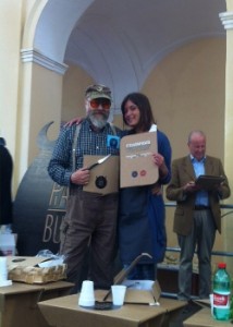 paolo parisi premia yvette montanaro