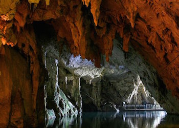 Italia Campania Pertosa (Salerno) - Le Grotte dell'Angelo, il fiume sotterraneo Italy Campania Pertosa (Salerno) - The Angel Caves, the underground river