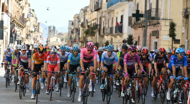La Napoli ciclistica attende il Giro d’Italia, le iniziative Pink